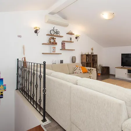 Appartement Cozy In Suhi Potok, Jesenice (Split-Dalmatia)