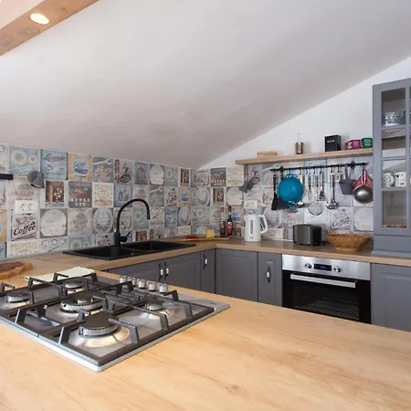 Awesome In Suhi Potok, Apartamento *