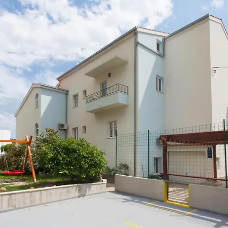 Apartamento Awesome In Suhi Potok, *