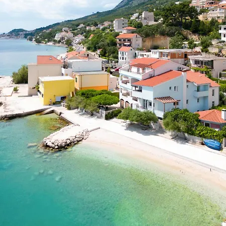 Awesome In Suhi Potok, Apartamento Jesenice (Split-Dalmatia)